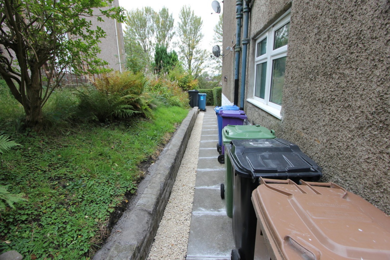 HILLINGTON, GLADSMUIR ROAD, G52 2LA - UNFURNISHED