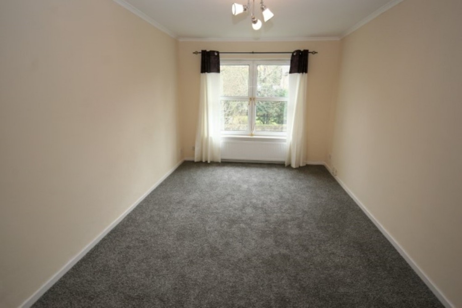 4 Auldhouse Court