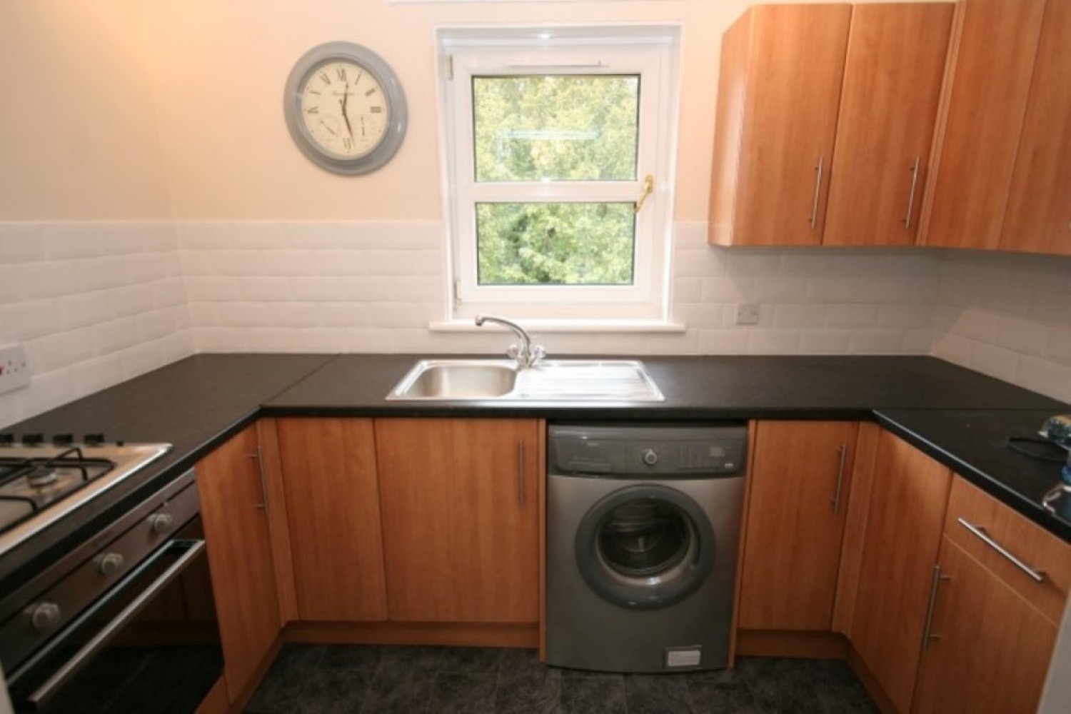 4 Auldhouse Court