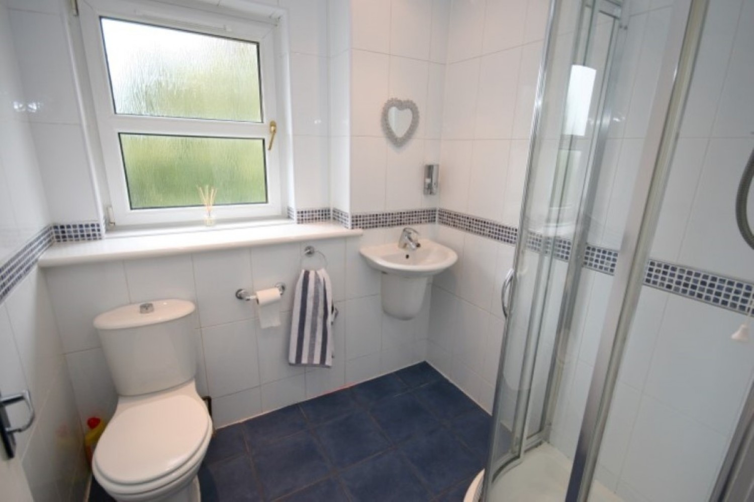 4 Auldhouse Court