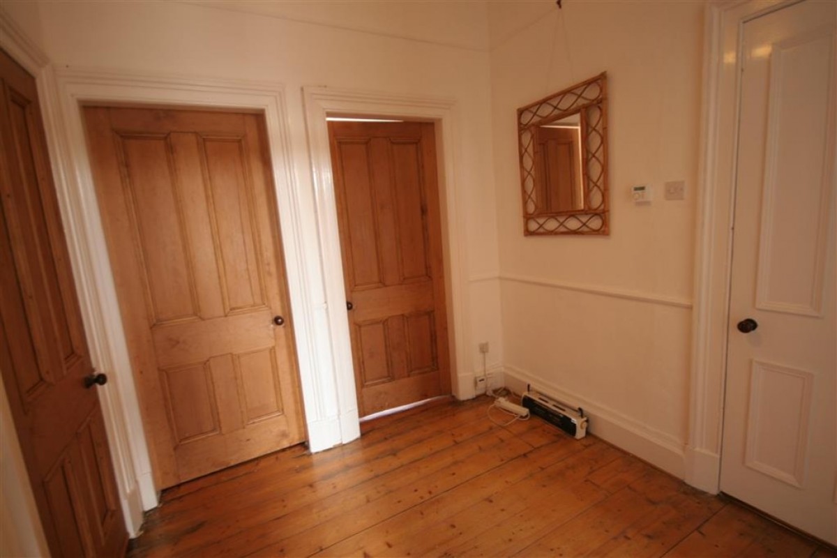 2/2, 405 Paisley Road West