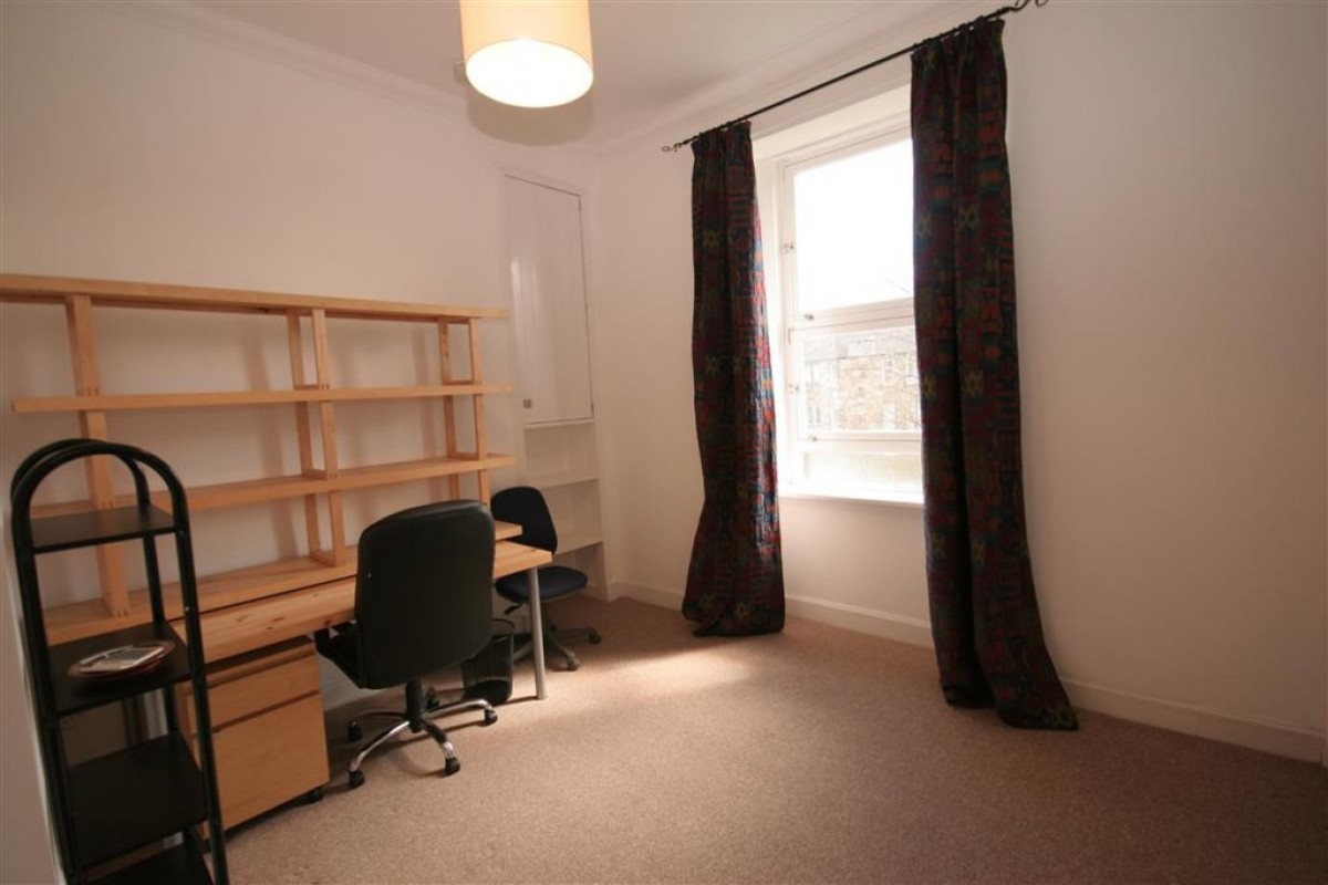 2/2, 405 Paisley Road West