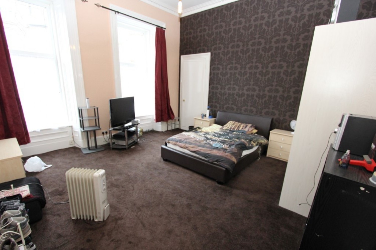 3 bedroom Flat for Sale 71 Dixon Avenue