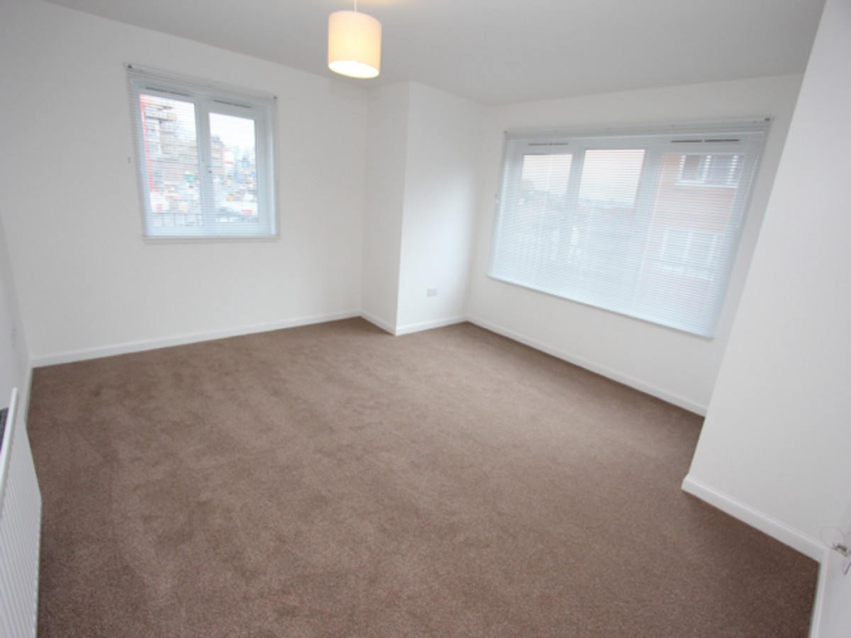 CATHCART, CRAIG TERRACE, G44 3AD - UNFURNISHED