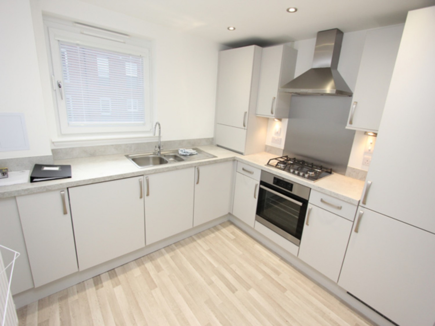 CATHCART, CRAIG TERRACE, G44 3AD - UNFURNISHED