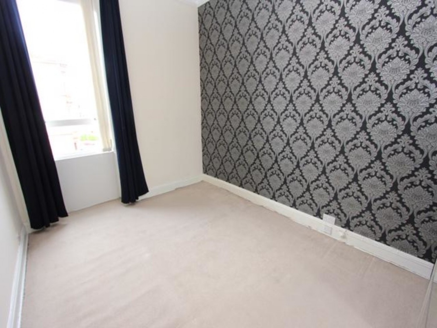 SHAWLANDS, WAVERLEY STREET, G41 2DZ - UNFURNISHED