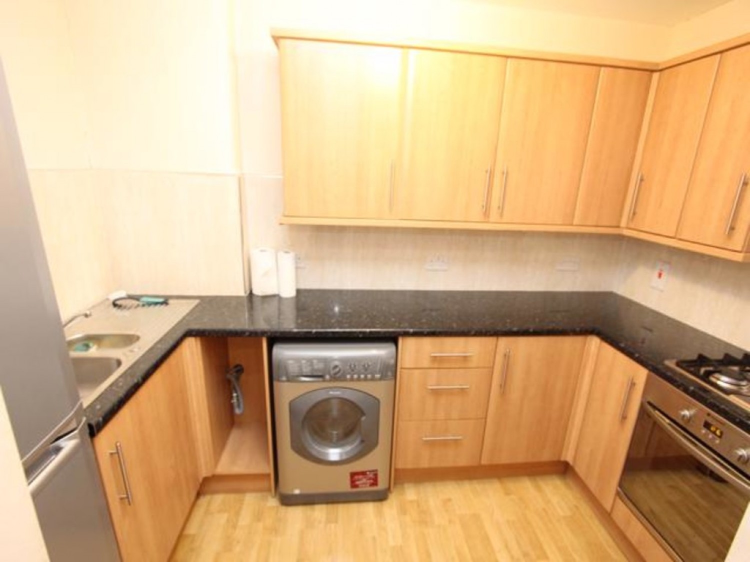 SHAWLANDS, WAVERLEY STREET, G41 2DZ - UNFURNISHED
