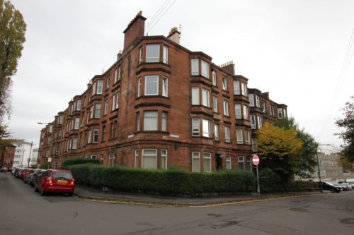 SHAWLANDS, EASTWOOD AVENUE, G41 3NS - FURNISHED