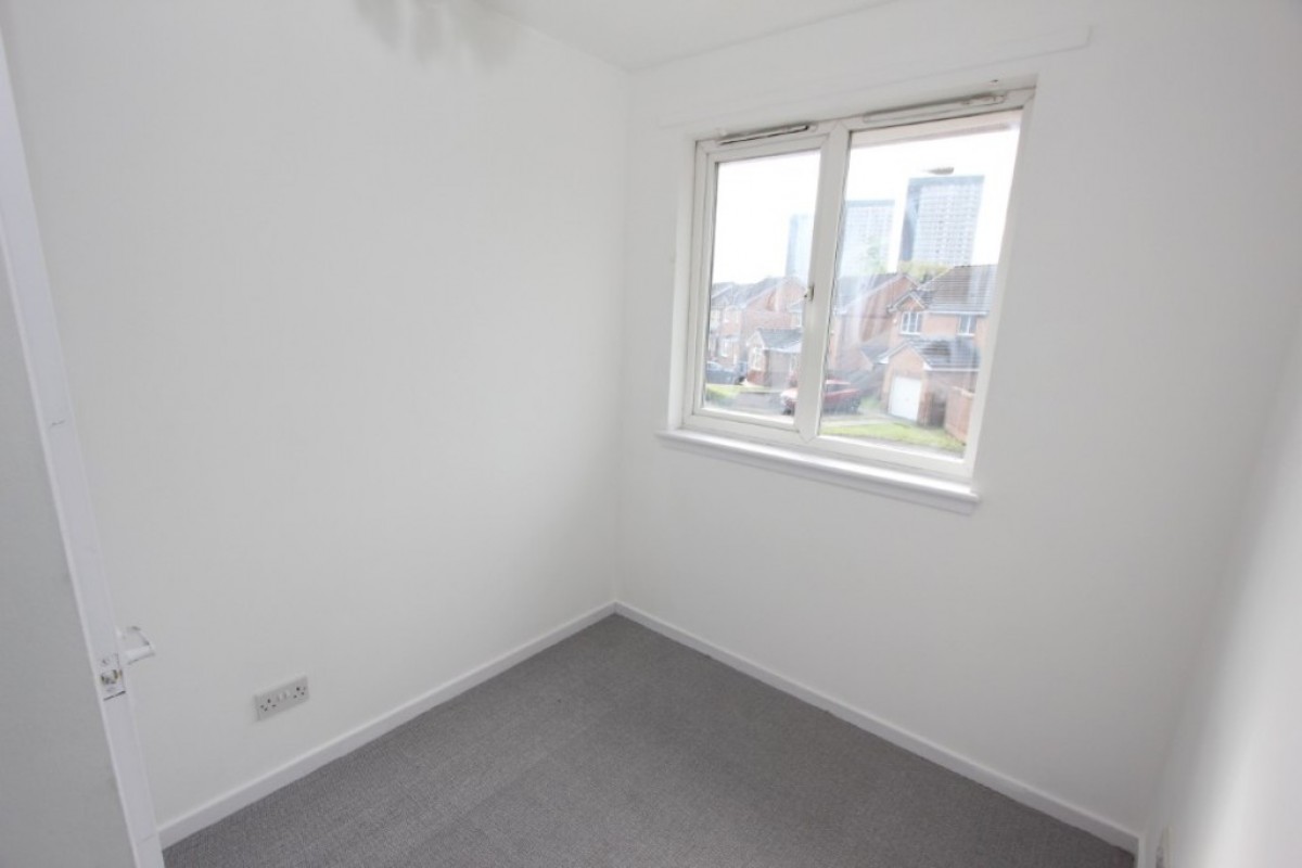 THORNLIEBANK, BRENT ROAD, G46 8JG - UNFURNISHED