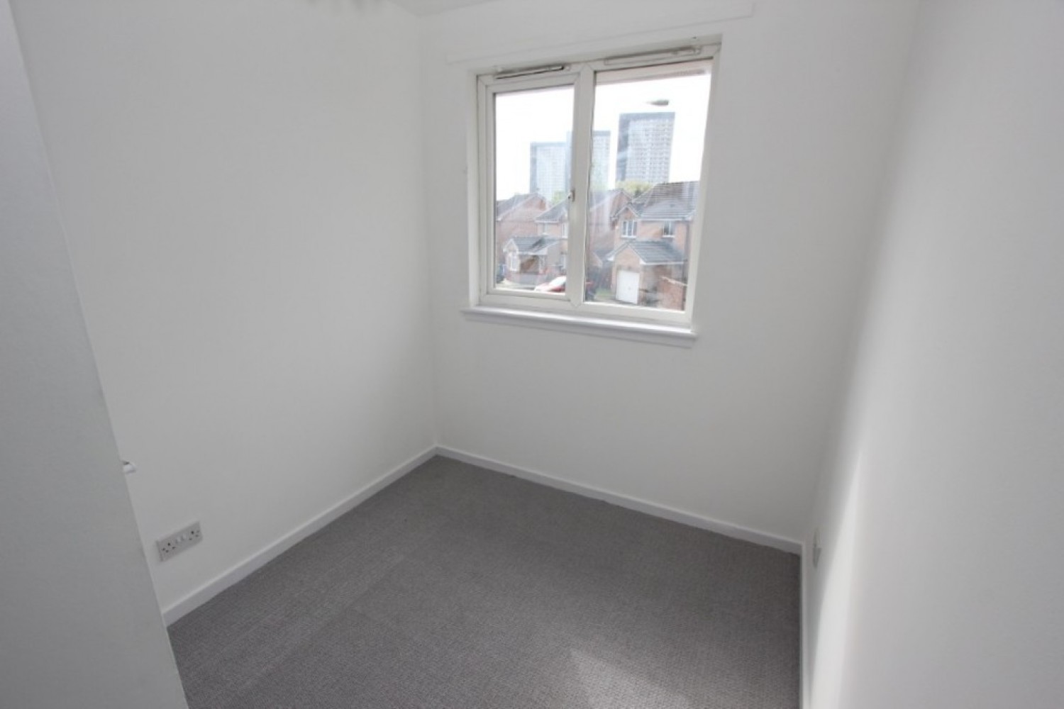 3 bedroom House for Letting THORNLIEBANK, BRENT ROAD, G46 8JG - UNFURNISHED