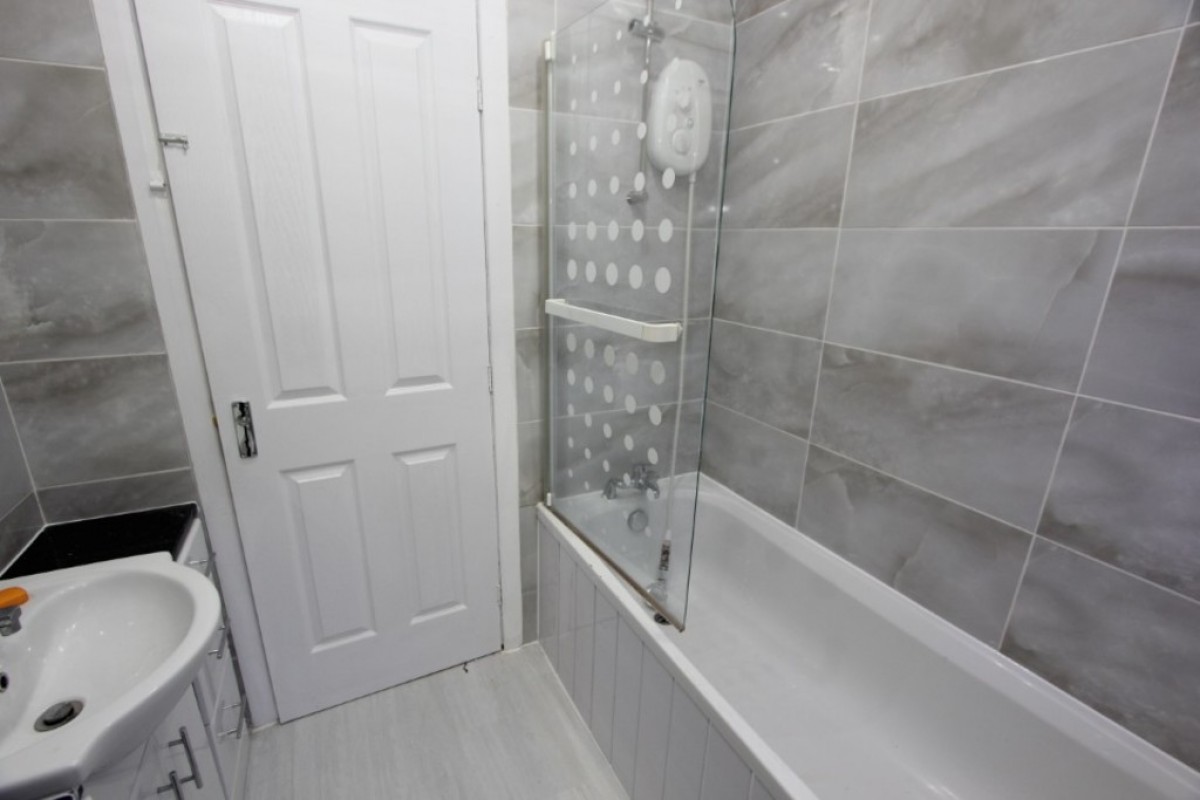 THORNLIEBANK, BRENT ROAD, G46 8JG - UNFURNISHED