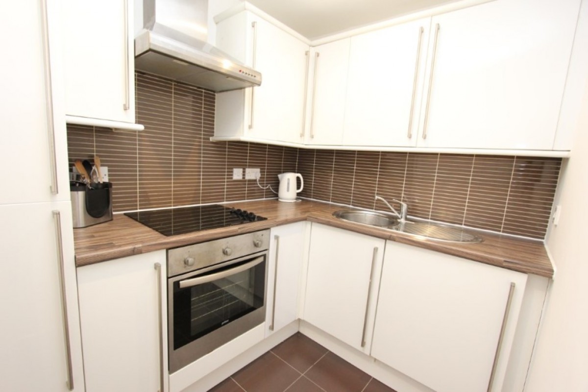 1/3, 29 Bolton Drive
