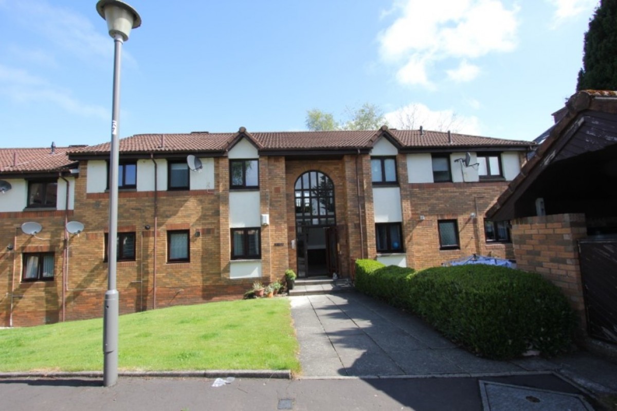 CLARKSTON, THE PADDOCK, G76 8SL - UNFURNISHED