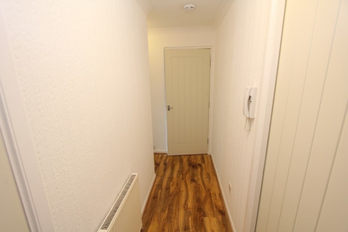 CLARKSTON, THE PADDOCK, G76 8SL - UNFURNISHED