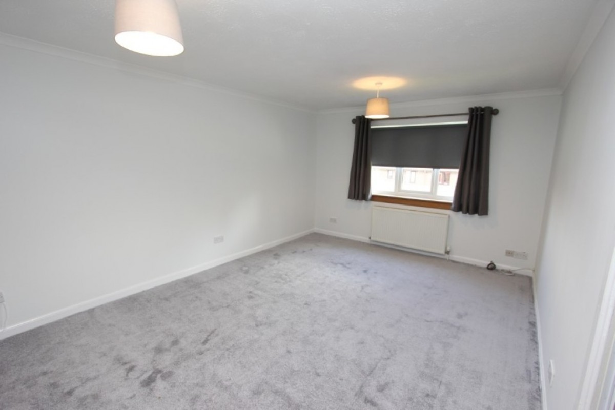 CLARKSTON, THE PADDOCK, G76 8SL - UNFURNISHED