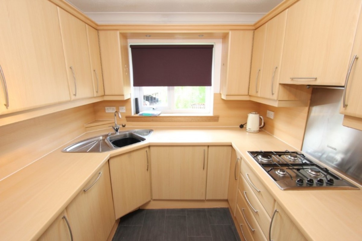 CLARKSTON, THE PADDOCK, G76 8SL - UNFURNISHED