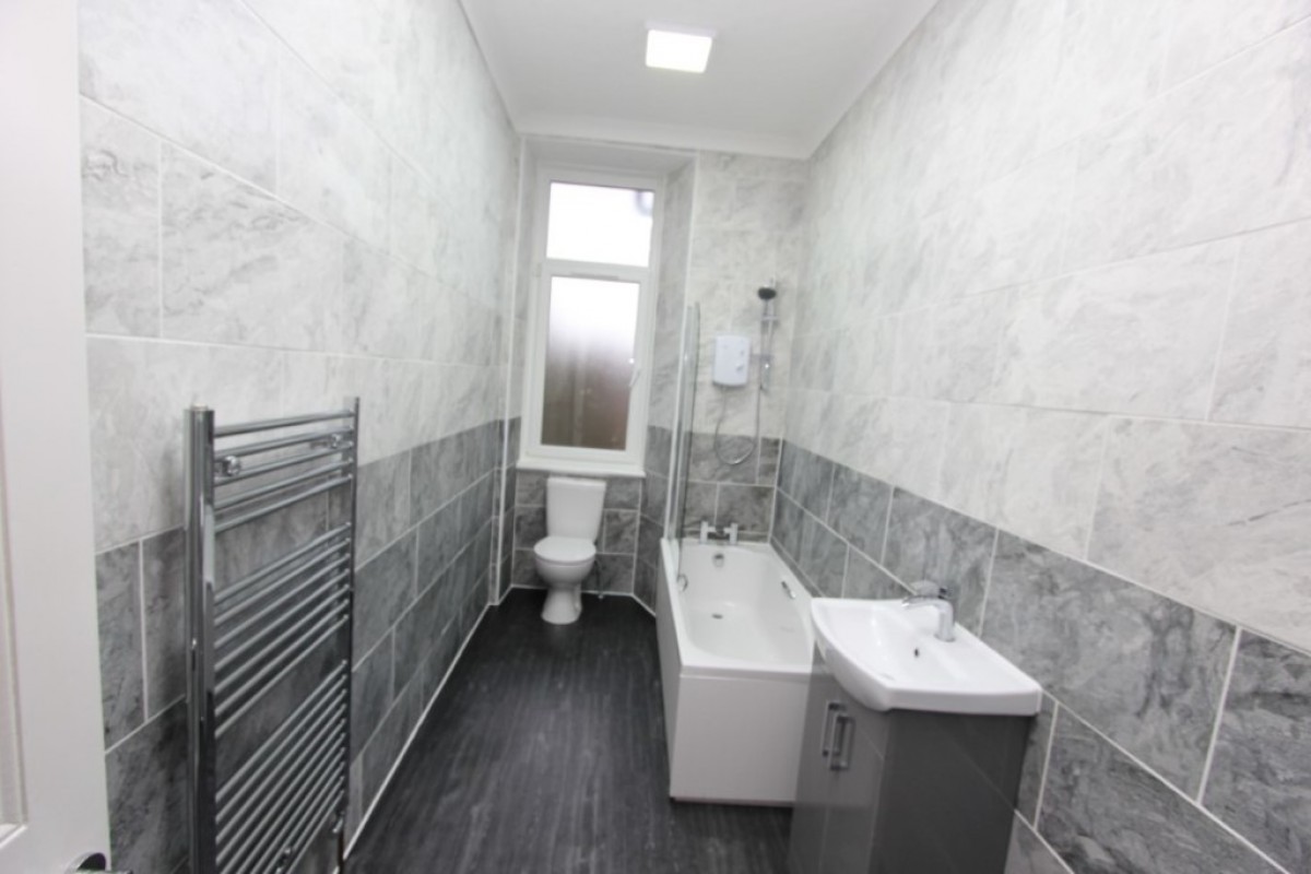 3/2, 51 Clincart Road