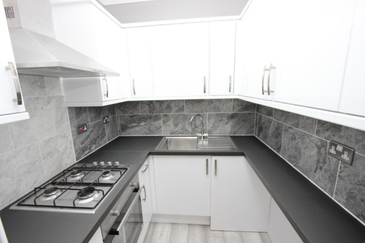 3/2, 51 Clincart Road