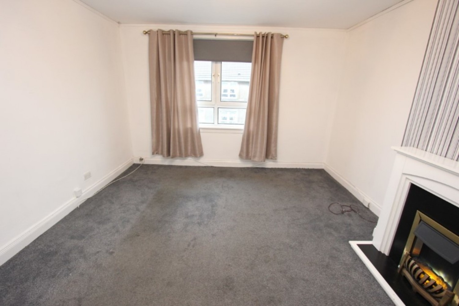 RUTHERGLEN, RICHMOND PLACE G73 3BA - UNFURNISHED