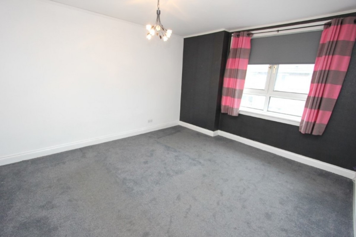 RUTHERGLEN, RICHMOND PLACE G73 3BA - UNFURNISHED