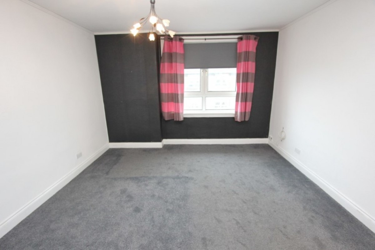 RUTHERGLEN, RICHMOND PLACE G73 3BA - UNFURNISHED