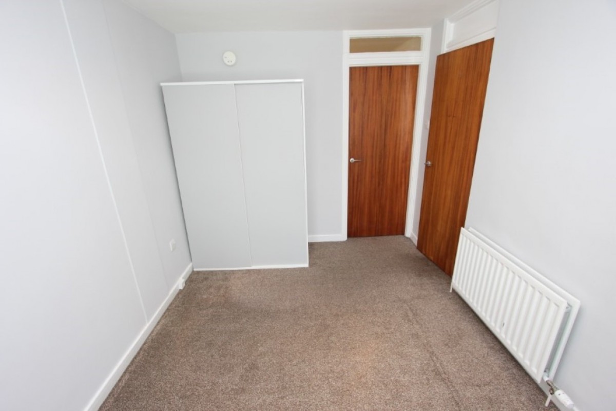 SHAWLANDS, ROSSLYN COURT, G41 3HA - UNFURNISHED