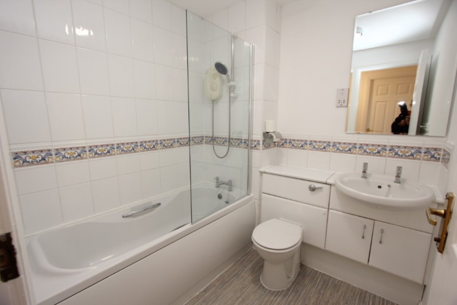 SHAWLANDS - WALTON STREET- G41 3LG