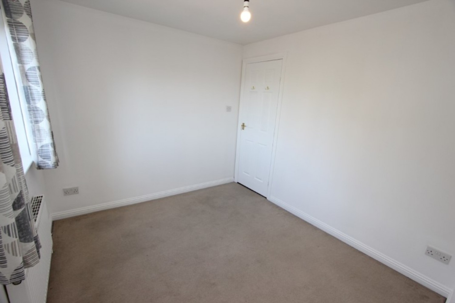 SHAWLANDS - WALTON STREET- G41 3LG