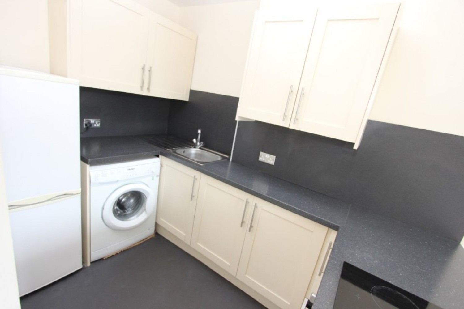 1 bedroom Flat for Sale 1/1, 177 Clarkston Road