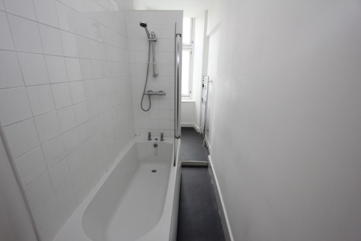 1/1, 177 Clarkston Road