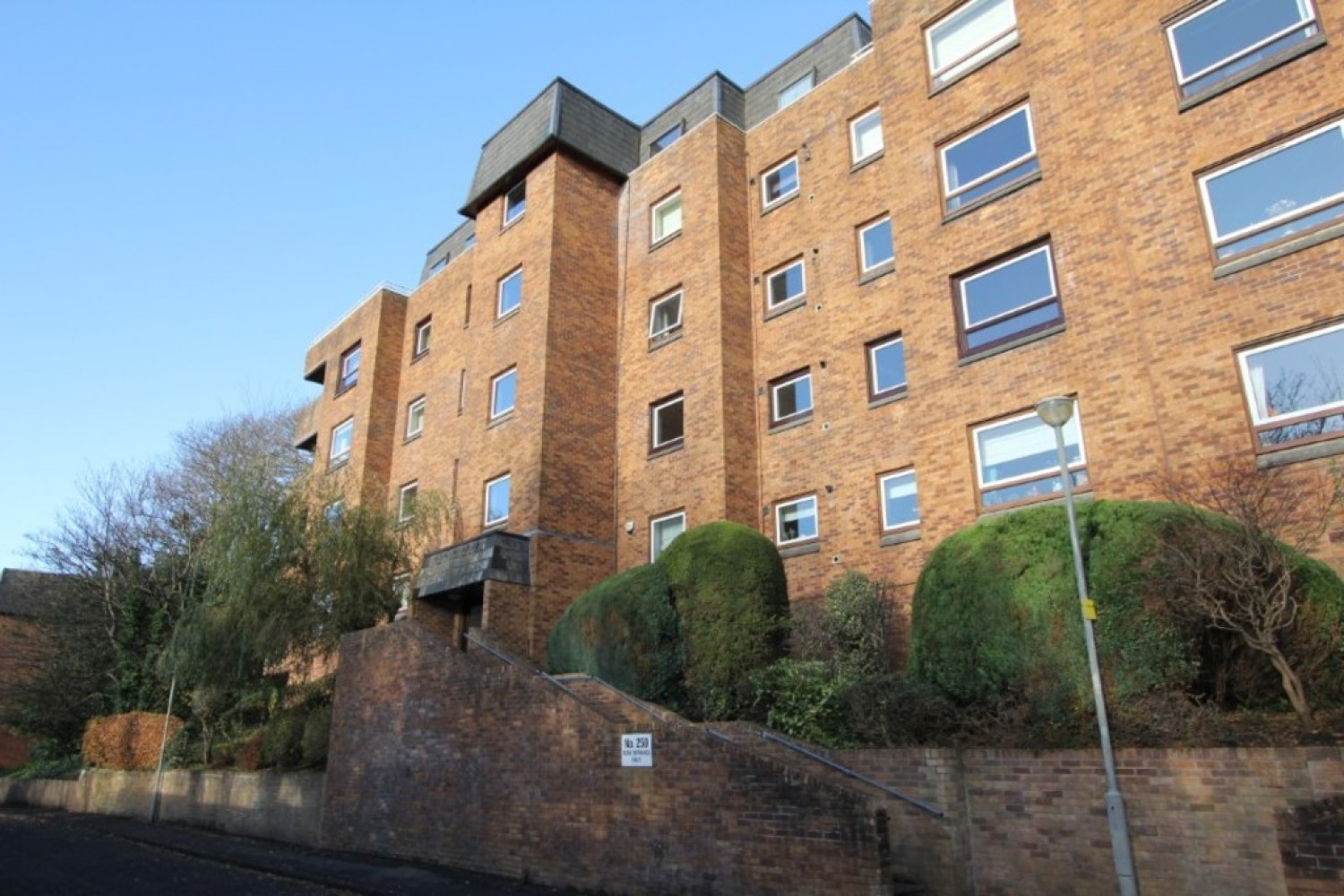 1 bedroom Flat for Letting LANGSIDE- Camphill Avenue- G41 3AS