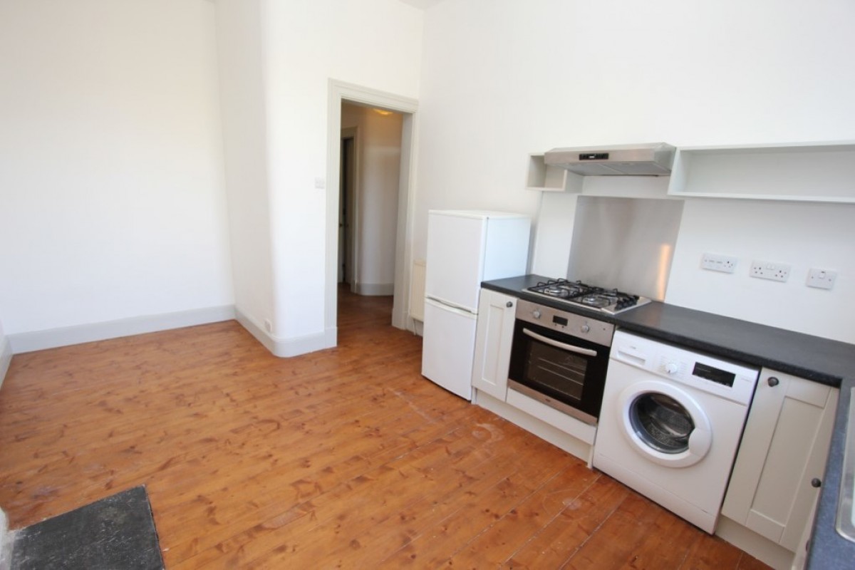 1/1, 346 Langside Road