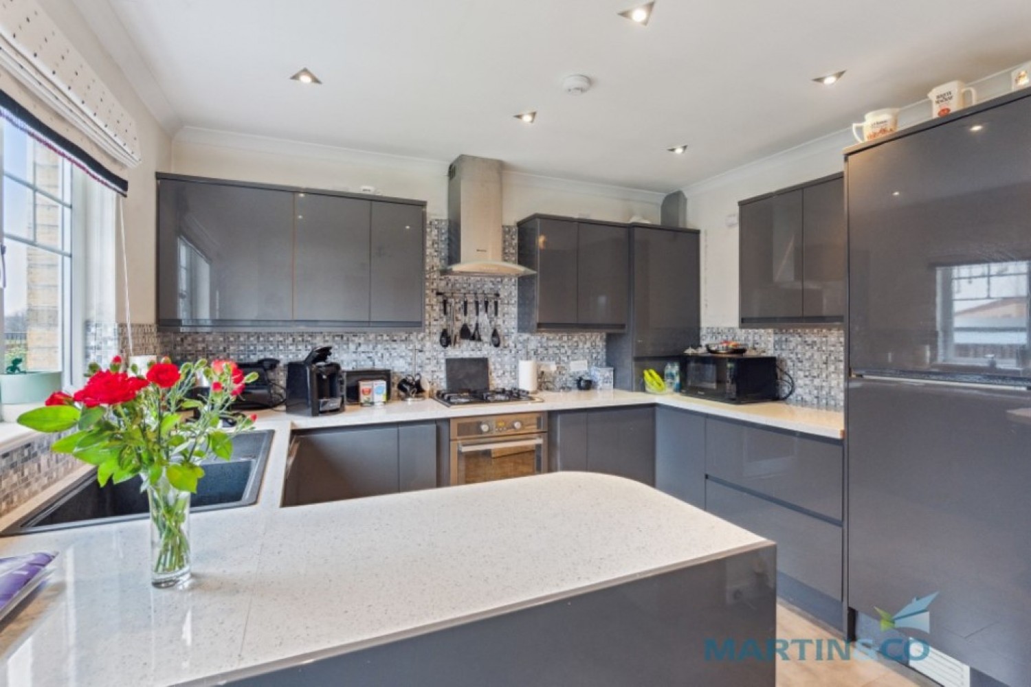 Whitacres Road, Parklands