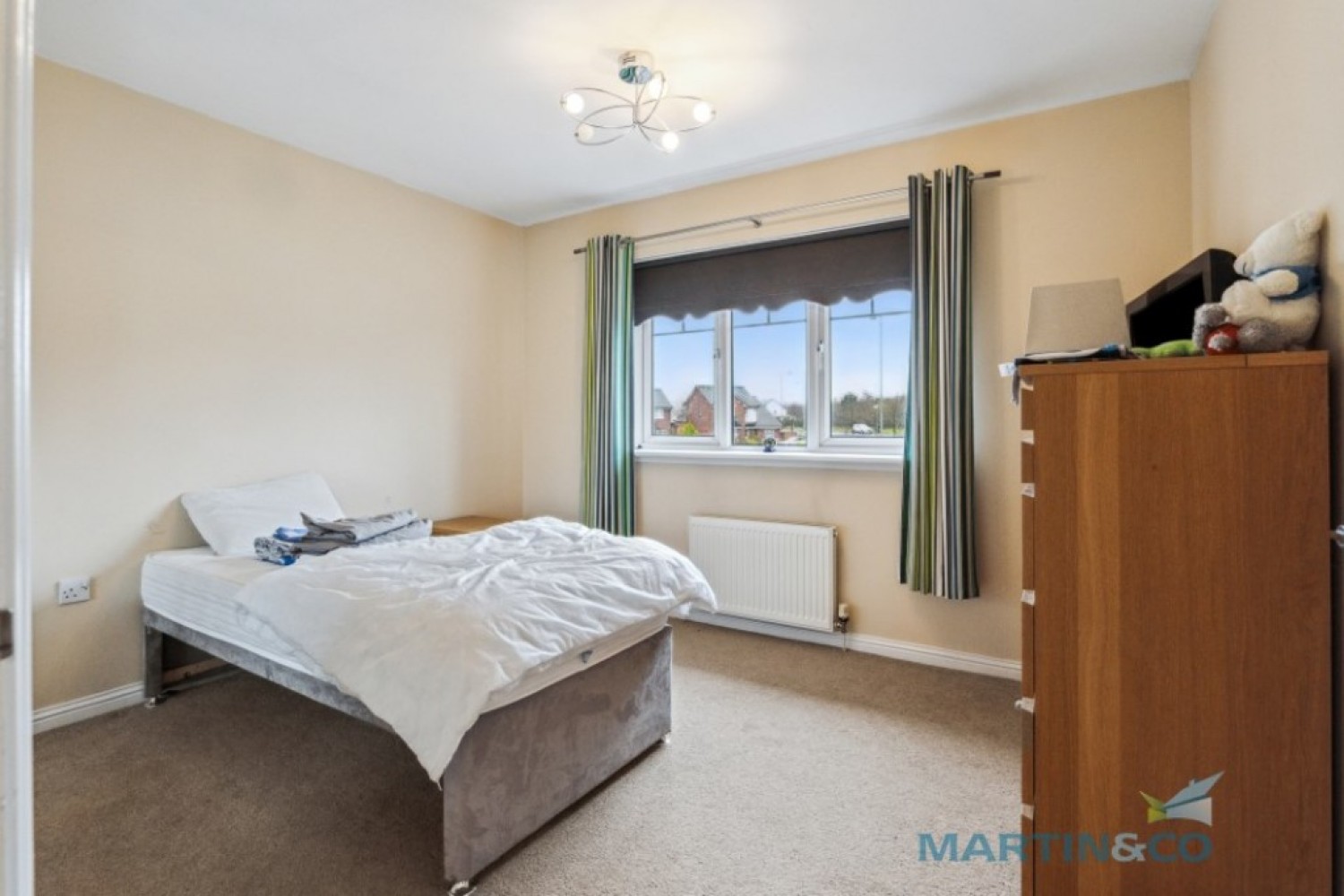 Whitacres Road, Parklands