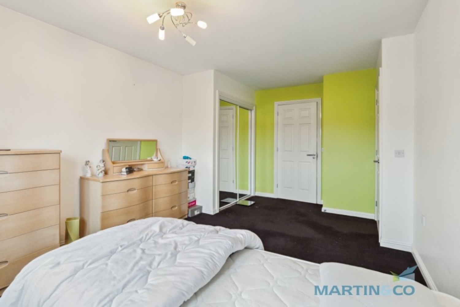 Whitacres Road, Parklands