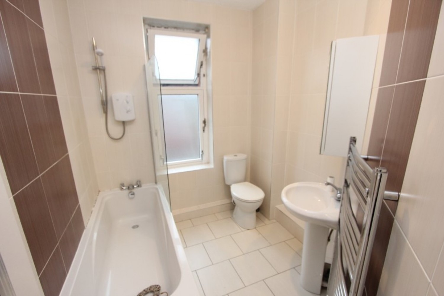 2 bedroom Flat for Letting SHAWLANDS - MOSS SIDE RD- G41 3TW