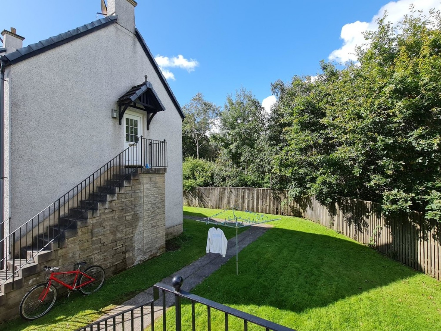 NEWTON MEARNS- MALLOTS VIEW- G77 6FD