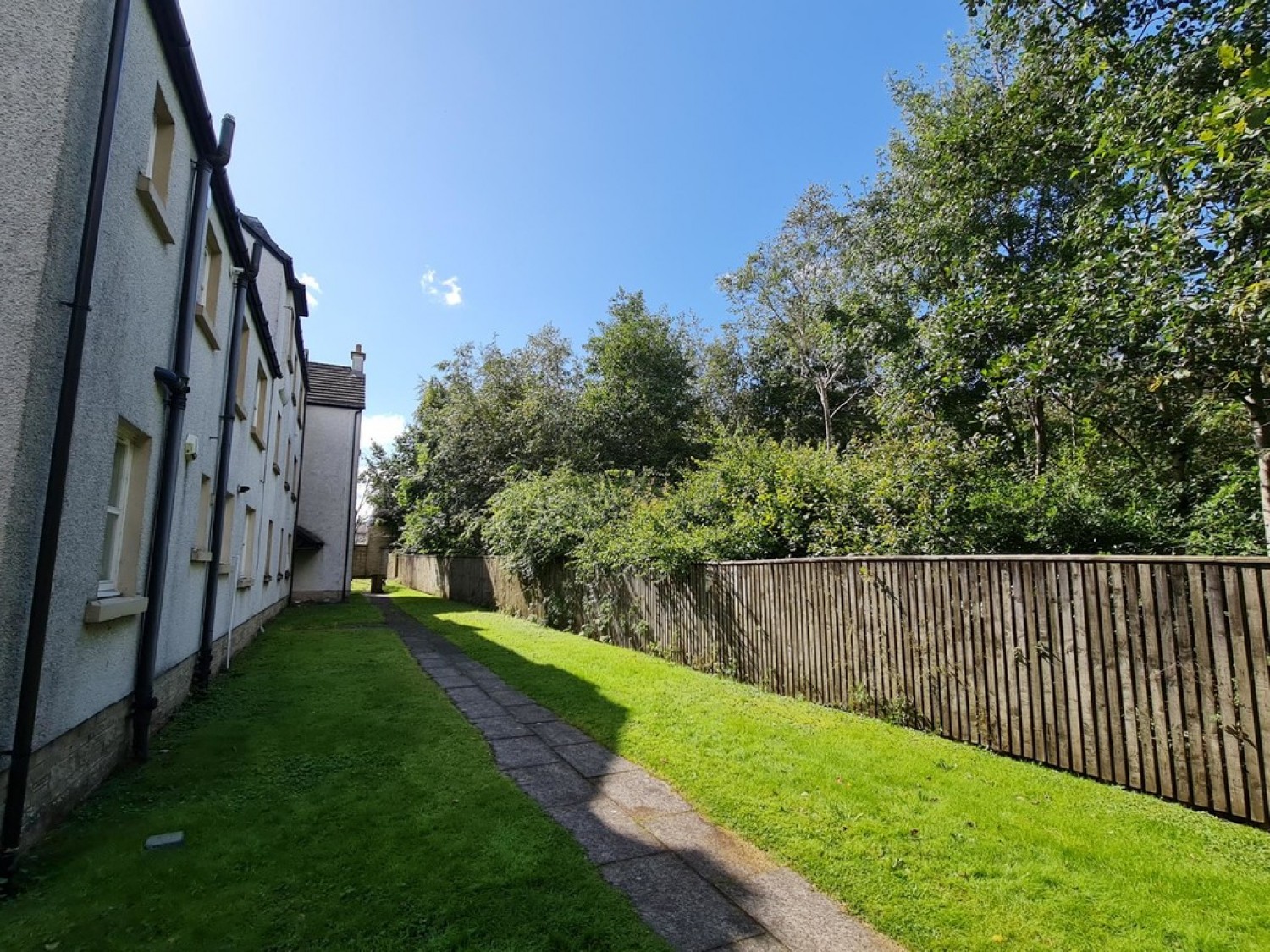NEWTON MEARNS- MALLOTS VIEW- G77 6FD