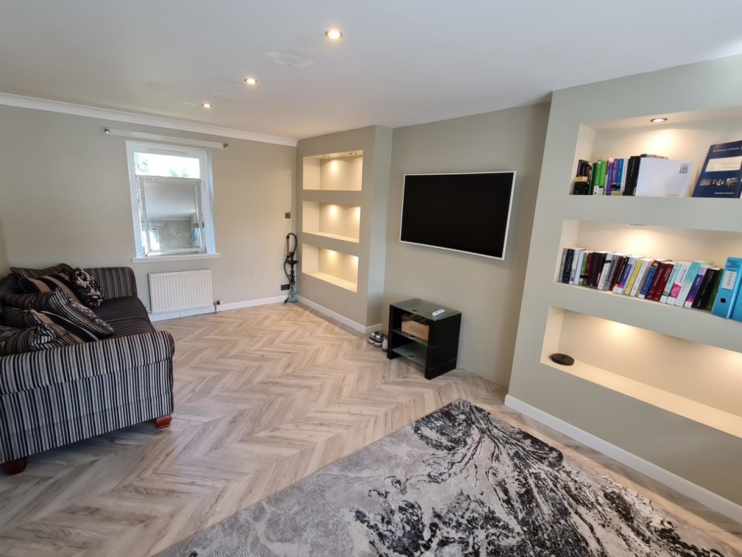 NEWTON MEARNS- MALLOTS VIEW- G77 6FD