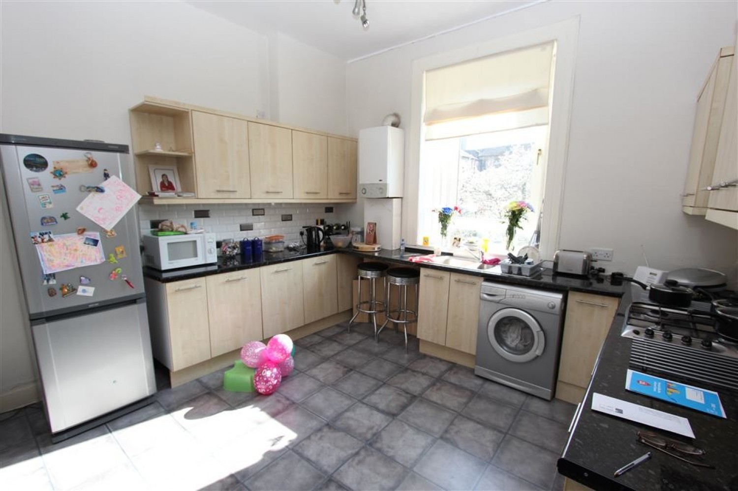 1/2, 435 Paisley Road West