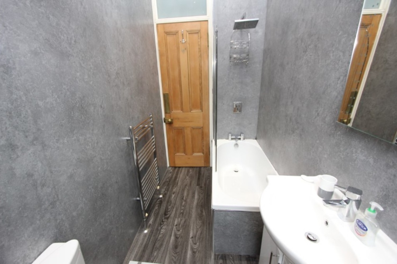 2 bedroom Flat in LANGSIDE- Millbrae Crescent- G42 9UW