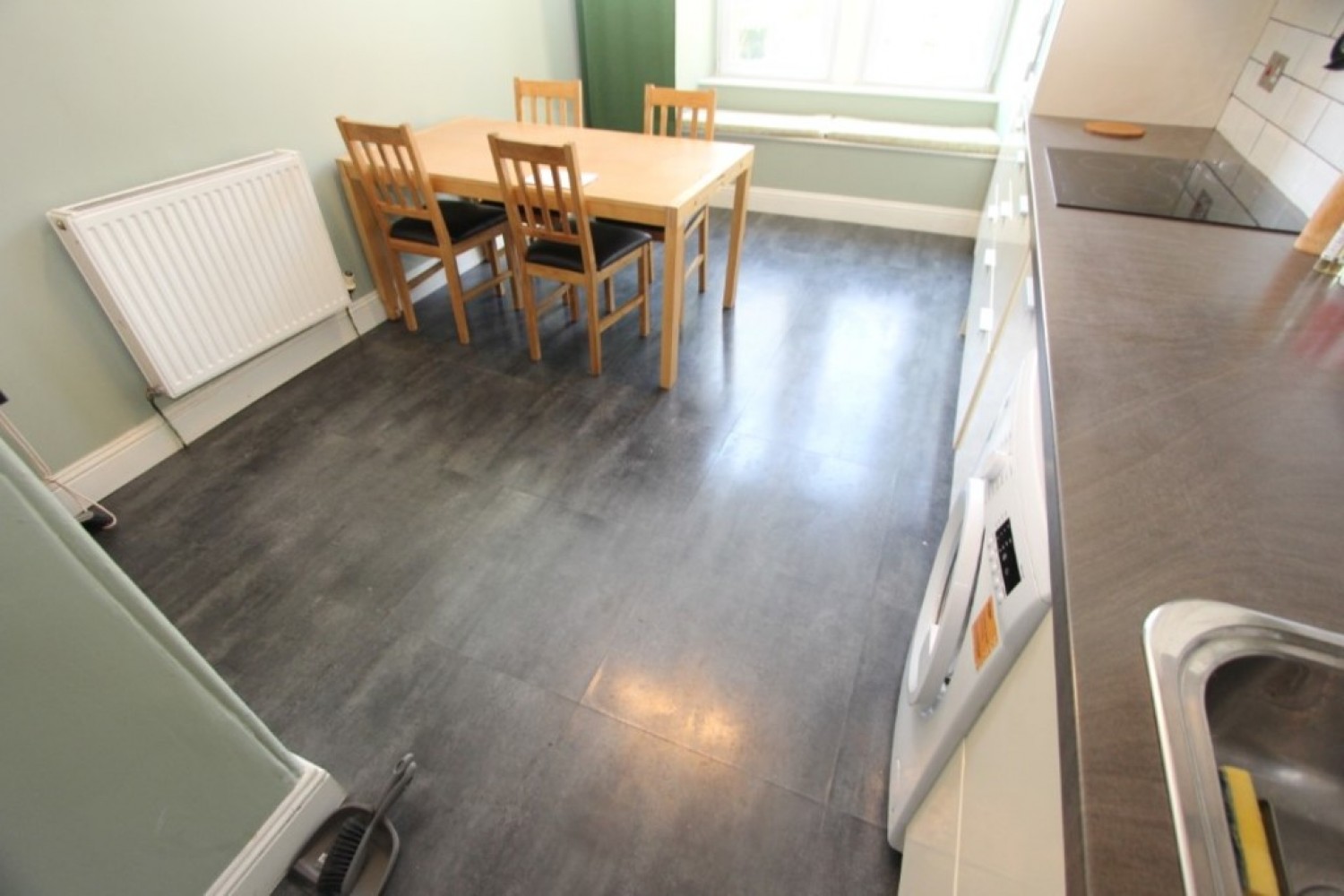 2 bedroom Flat in LANGSIDE- Millbrae Crescent- G42 9UW