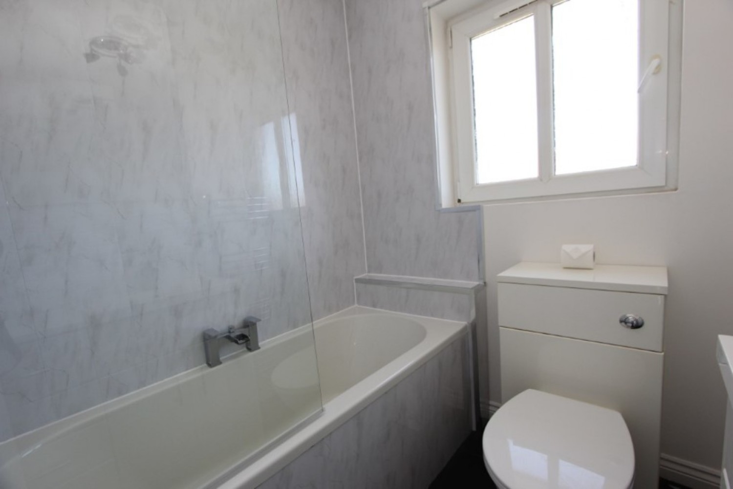 CABUSLANG- Dalziel Crescent- G72 7UR