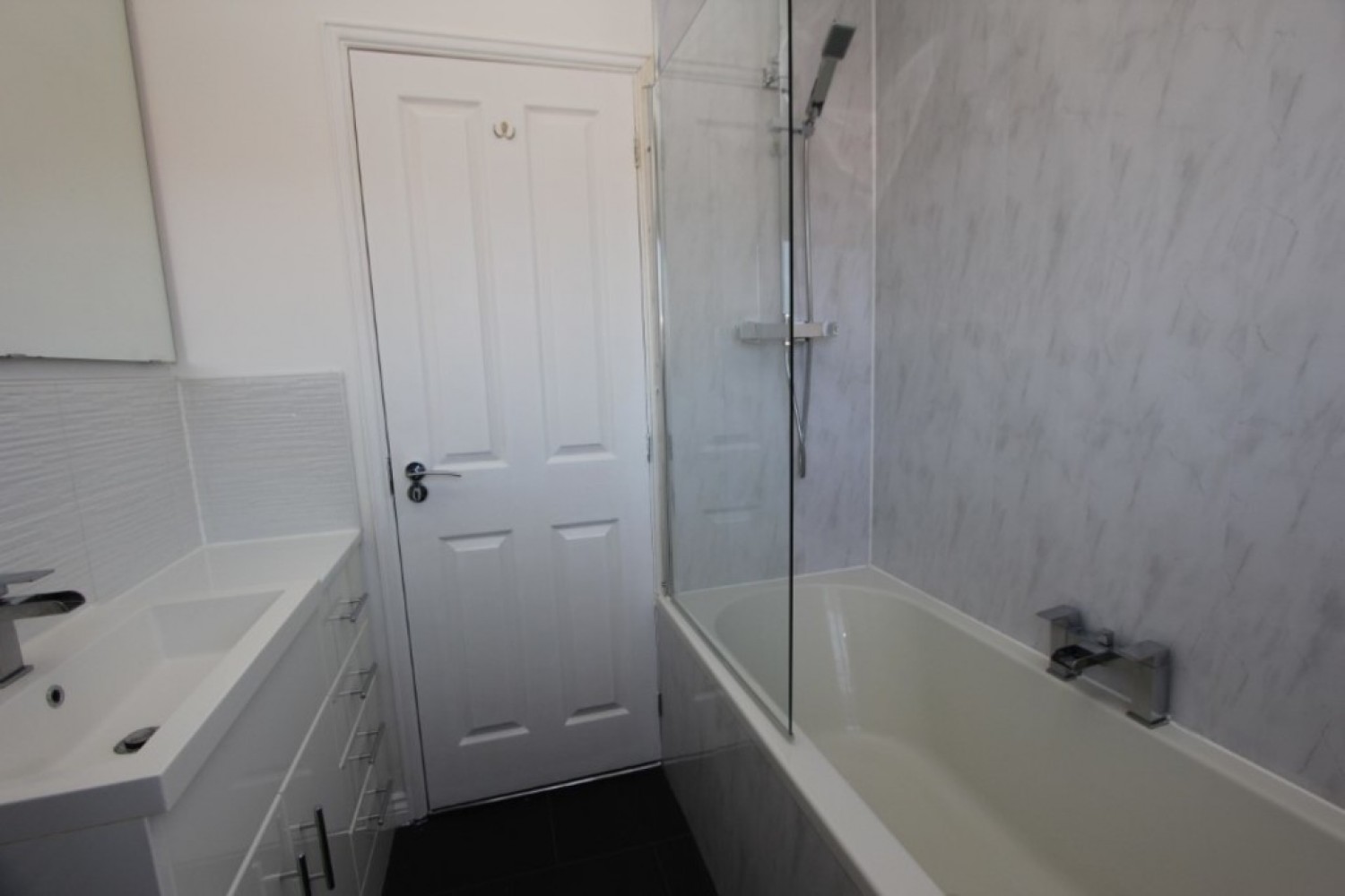 CABUSLANG- Dalziel Crescent- G72 7UR