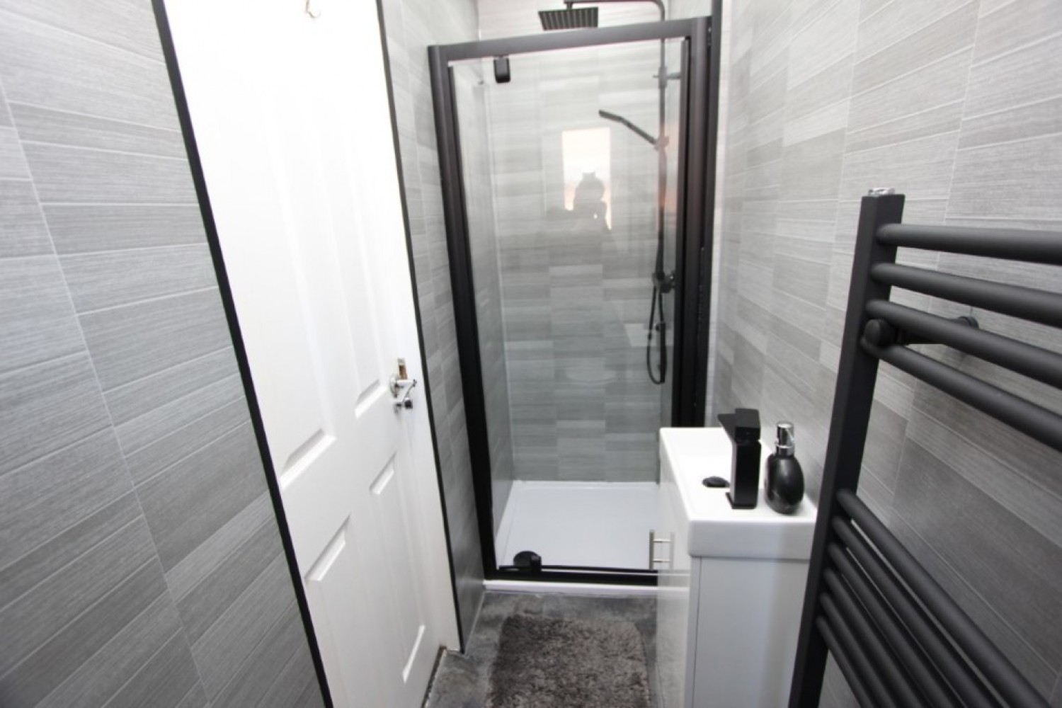 CABUSLANG- Dalziel Crescent- G72 7UR