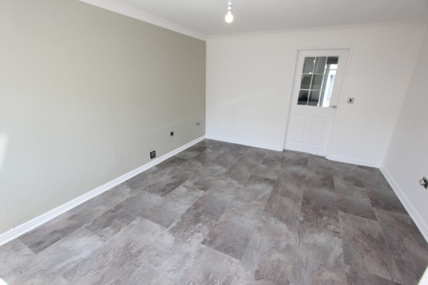 CABUSLANG- Dalziel Crescent- G72 7UR