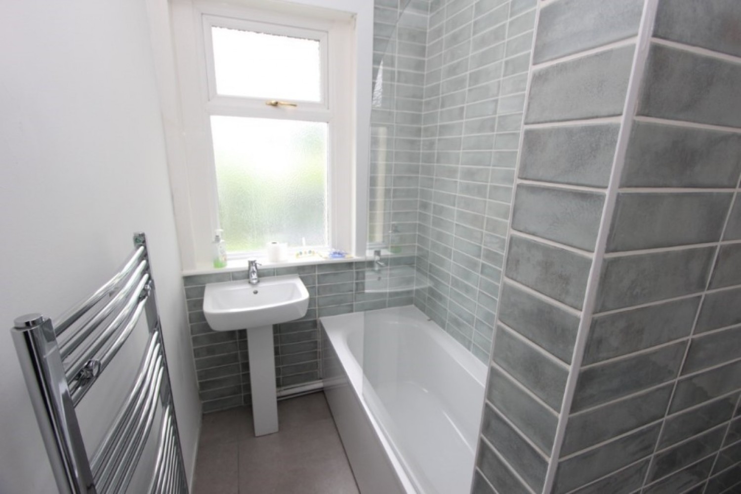 THORNLIEBANK- Harport Street - G46 8HD