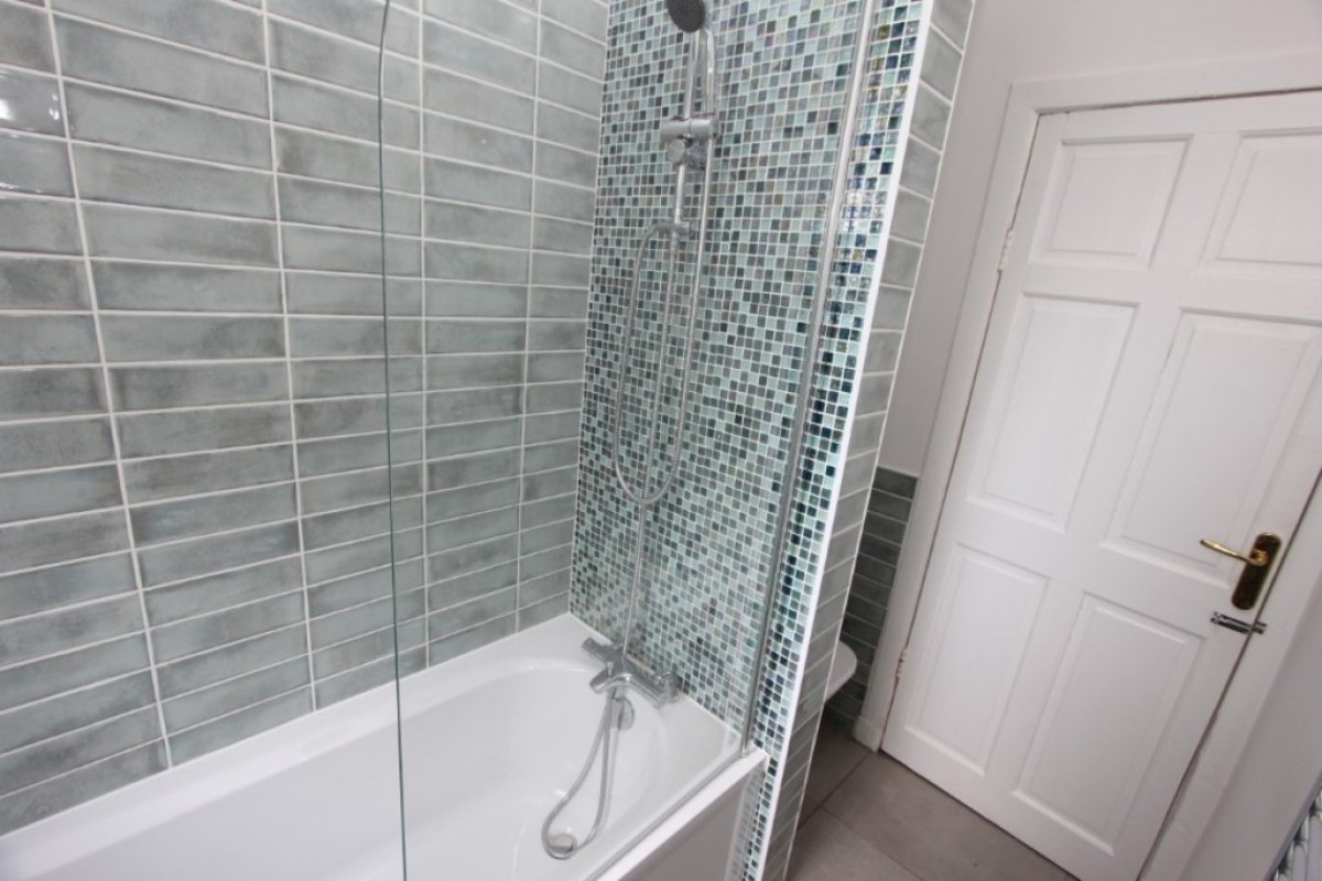 THORNLIEBANK- Harport Street - G46 8HD