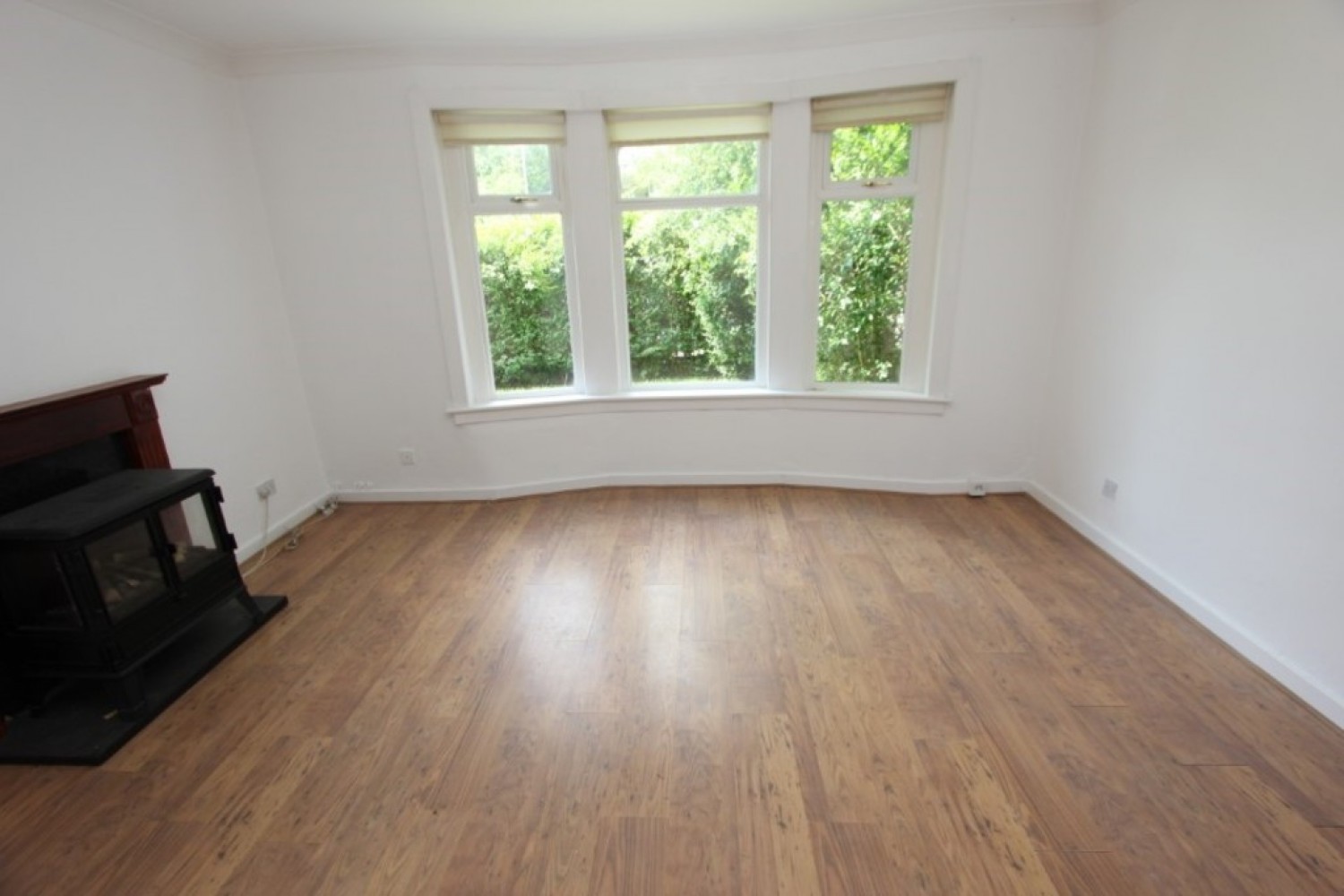 THORNLIEBANK- Harport Street - G46 8HD