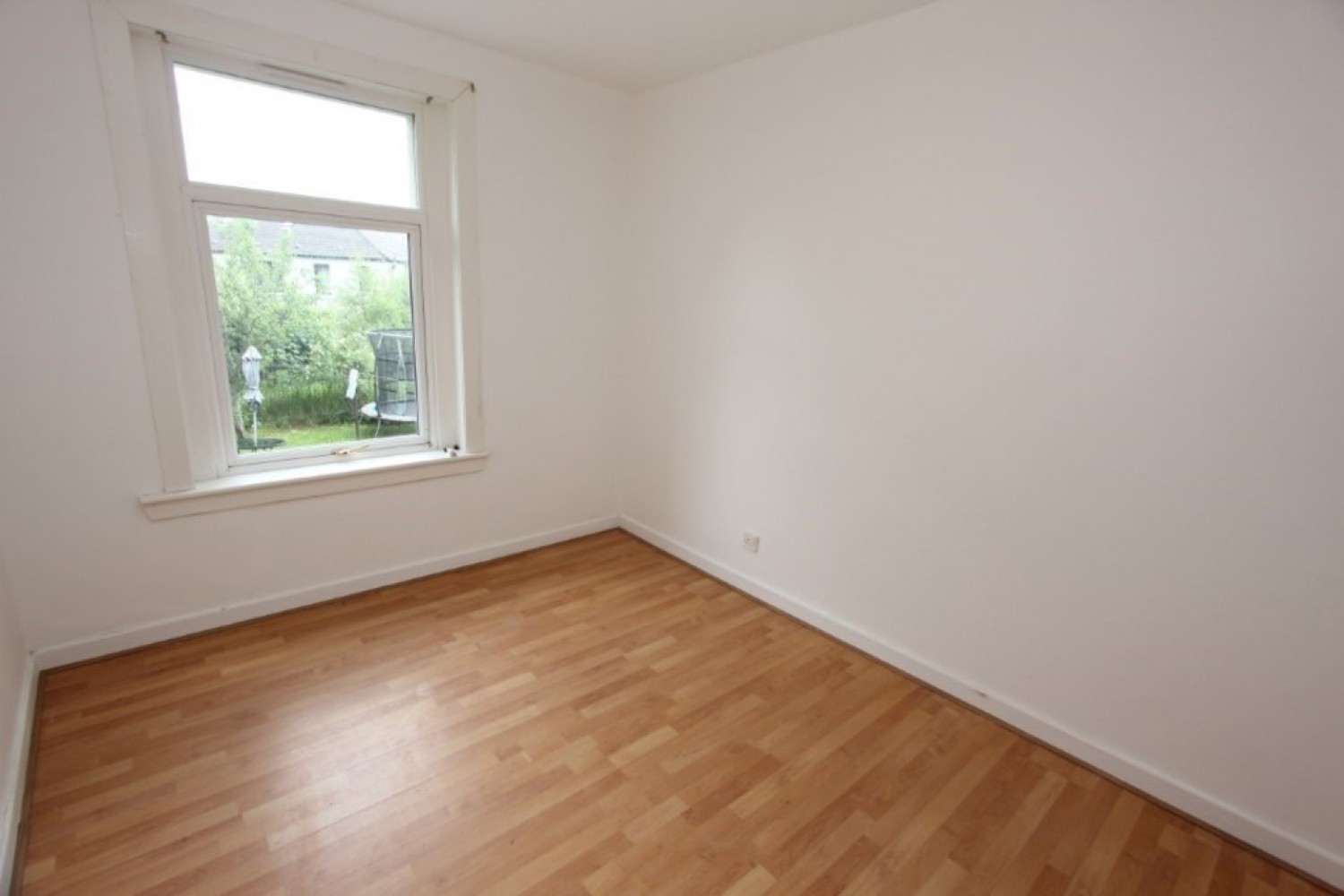 THORNLIEBANK- Harport Street - G46 8HD